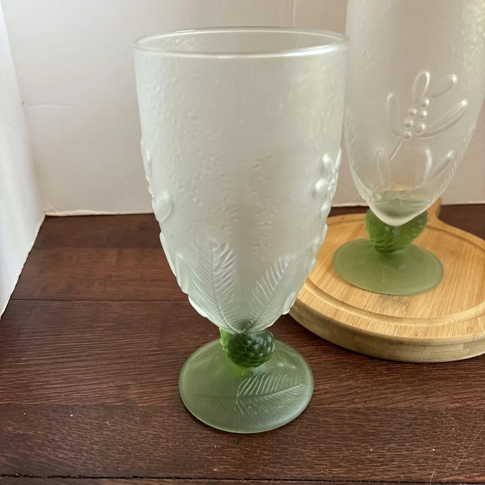 2 Pfaltzgraff Winterwood‎ Frosted Embossed Glass Iced Tea Water Goblet Stem NWT